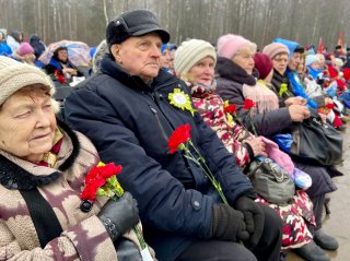С 2026 года в регионе установлена ежегодная выплата ко Дню полного освобождения Ленинграда от фашистской блокады для ветеранов.