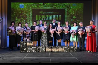 Многодетных родителей Всеволожского района наградили почетным знаком Ленинградской области