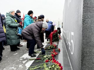 Трещит по швам кольцо блокады!