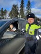 Сотрудники ГАИ провели ежегодную акцию «Цветы для автоледи»