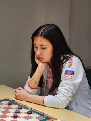 На пьедестале почета