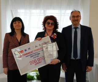 Директор Муринской школы №6 Ольга Соболева стала победителем регионального конкурса «Директор года - 2026»