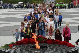     Память, объединяющая поколения: у мемориала в Зайцево почтили подвиг ленинградцев