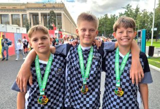 ДФК «47 Регион» – чемпионы серебряного кубка на масштабной Футболиаде в Москве!