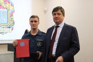 Сертоловские пожарные получили награды за предотвращение чрезвычайной ситуации в районе