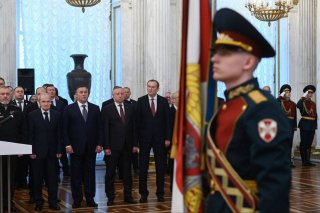 Указом Президента России Северо-Западному округу Росгвардии вручен орден Жукова