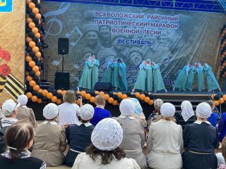 В Дубровке прошёл патриотический марафон военной песни «Двадцать второго июня, ровно в четыре часа…»