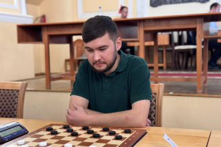Международный мастер спорта из Всеволожского района Мажит Саршаев взял "золото" на Кубке мира по шашкам