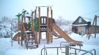  На радость малышам: в Куйвозовском поселении открыли новый игровой комплекс.