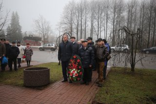Во Всеволожске почтили память погибших солдат
